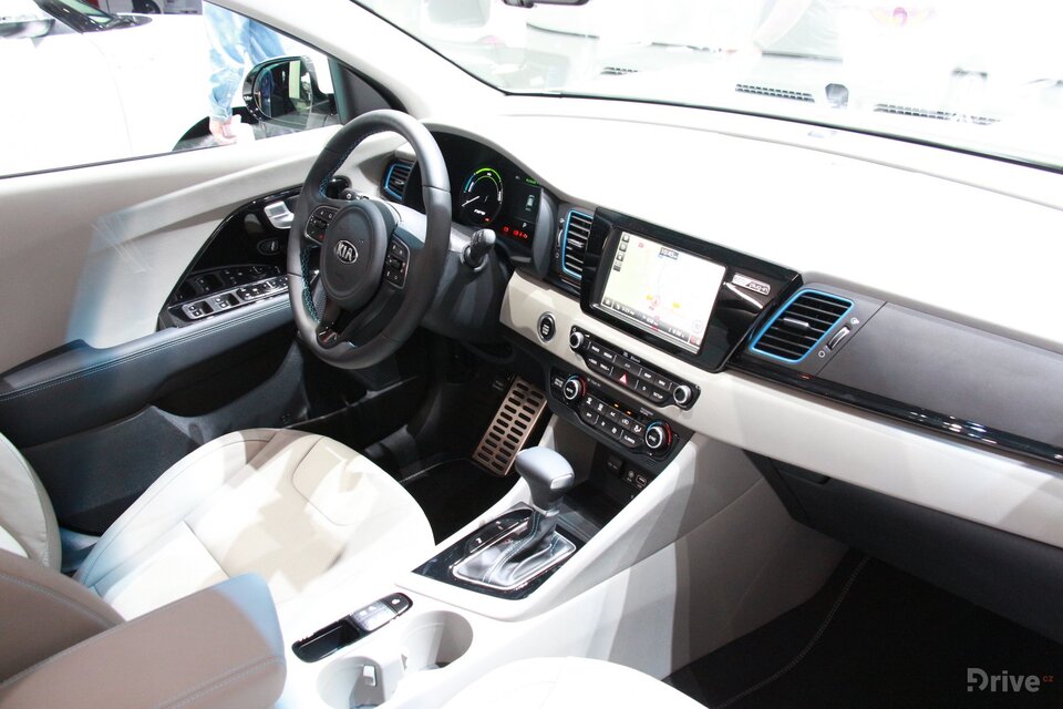 Kia Niro Plug-in Hybrid (2017)