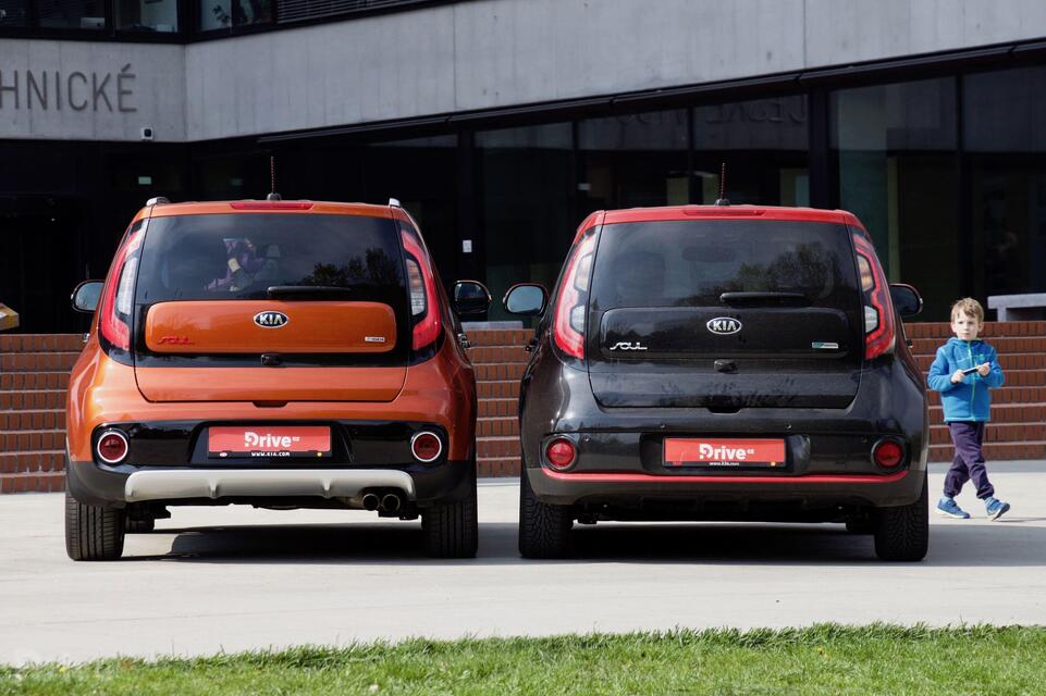 Kia Soul EV vs. Kia Soul T-GDI