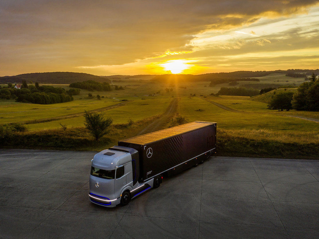koncept elektrického tahače Mercedes