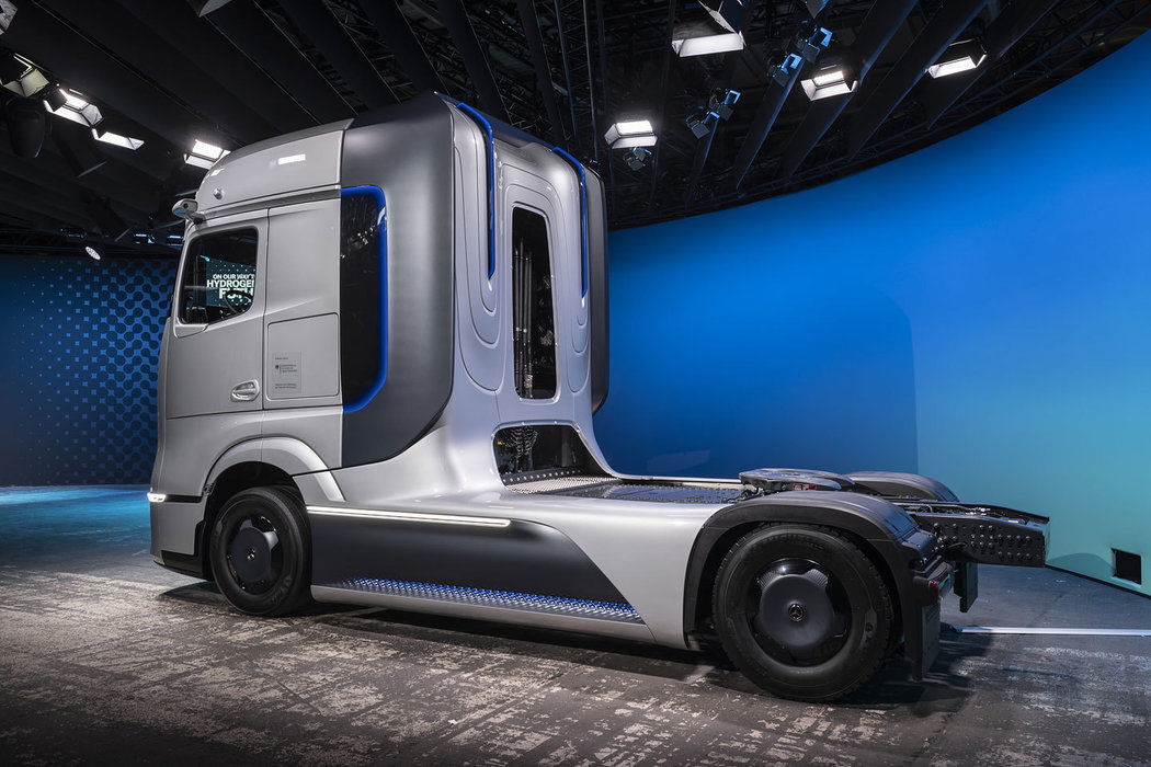 koncept elektrického tahače Mercedes