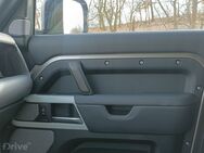 Land Rover Defender 130 D300 MHEV