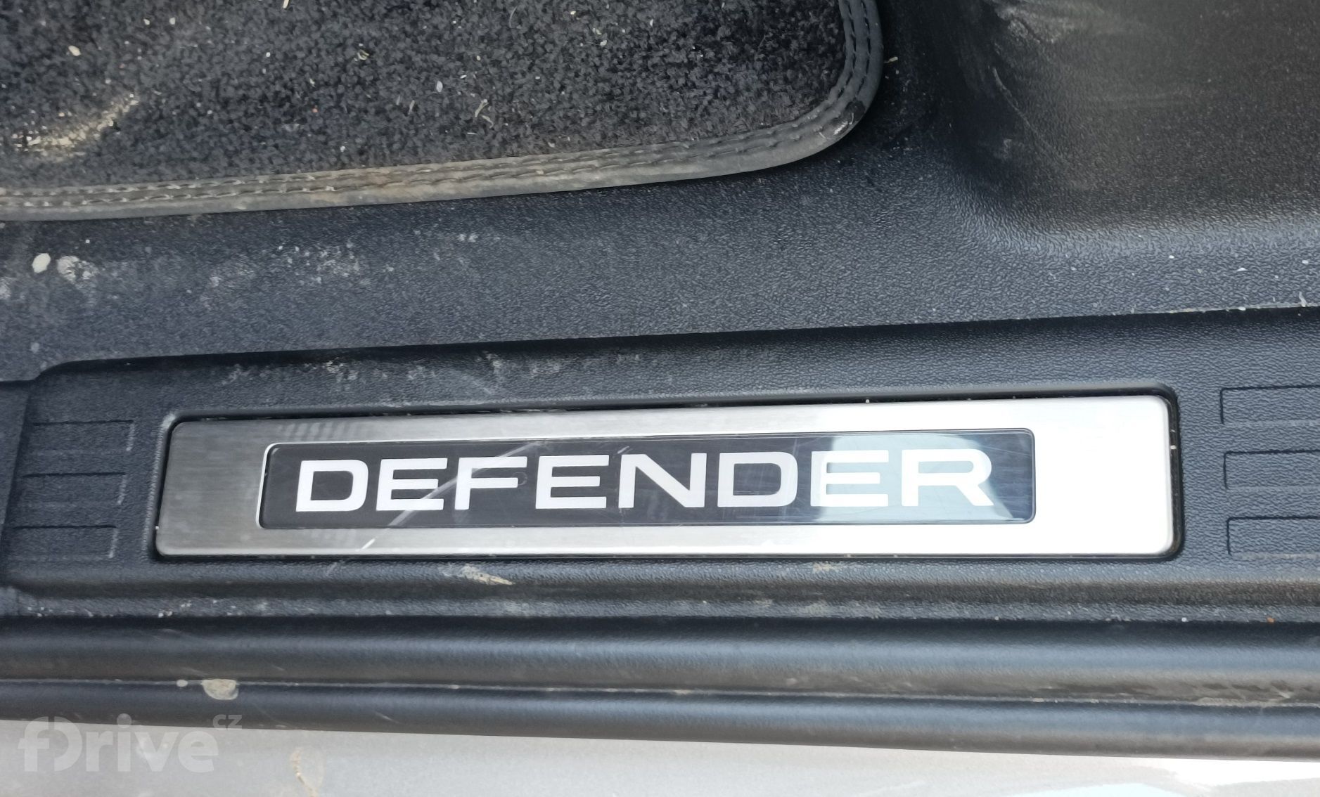 Land Rover Defender 130 D300 MHEV