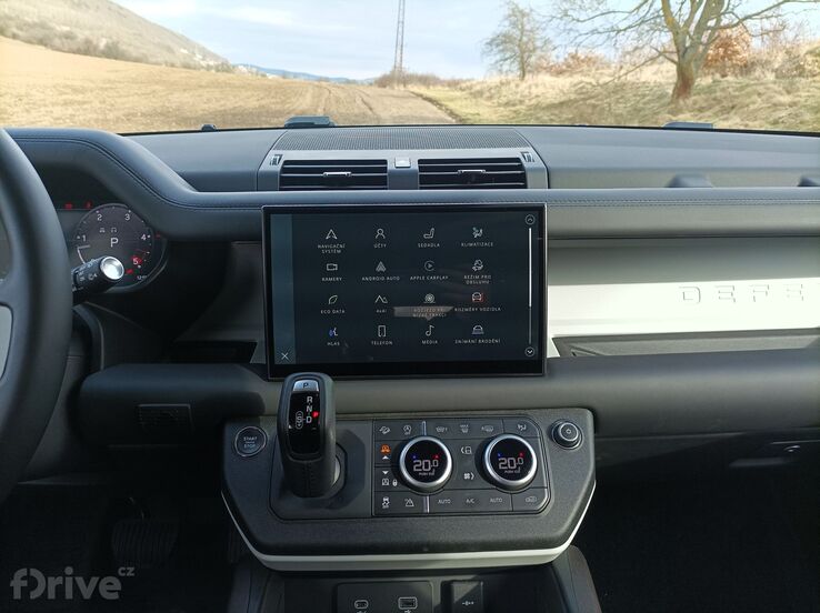 Land Rover Defender 130 D300 MHEV