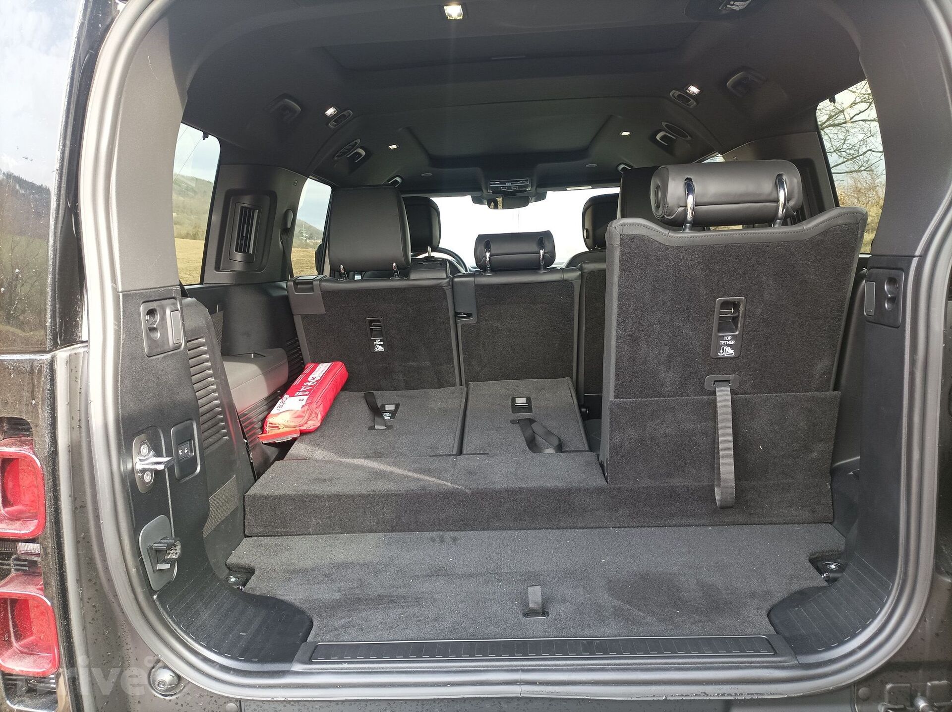 Land Rover Defender 130 D300 MHEV