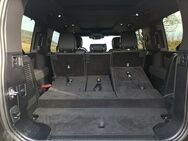 Land Rover Defender 130 D300 MHEV