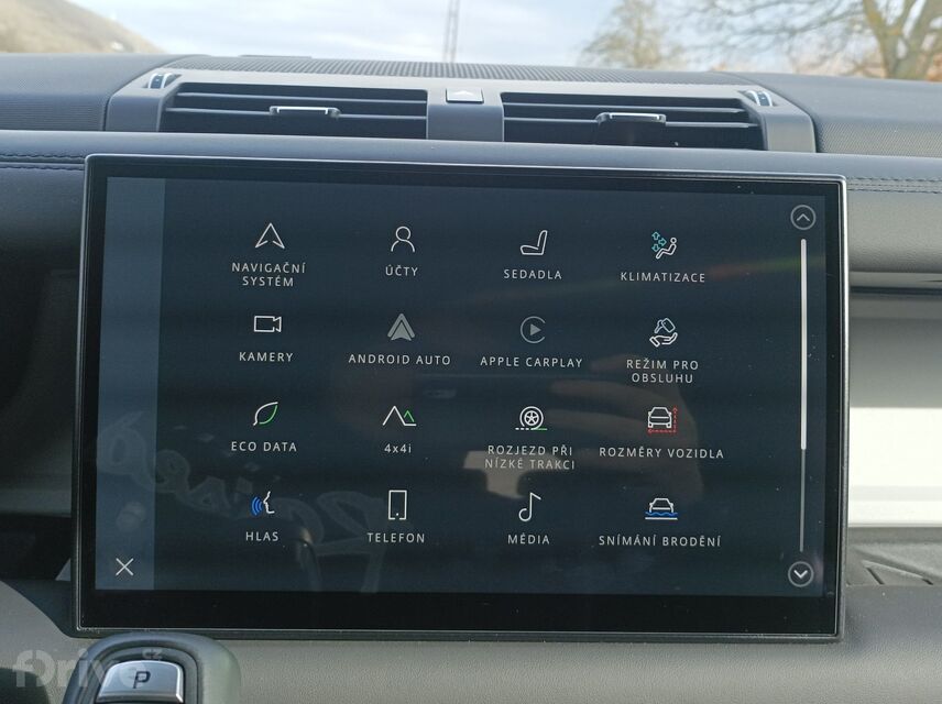 Land Rover Defender 130 D300 MHEV