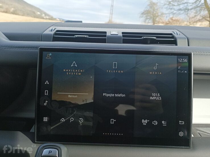 Land Rover Defender 130 D300 MHEV