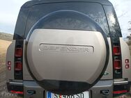 Land Rover Defender 130 D300 MHEV