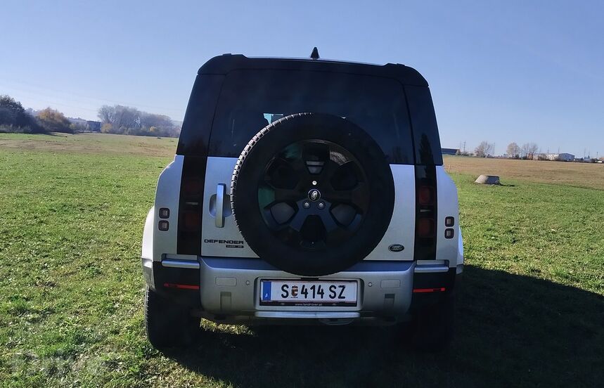 Land Rover Defender P400