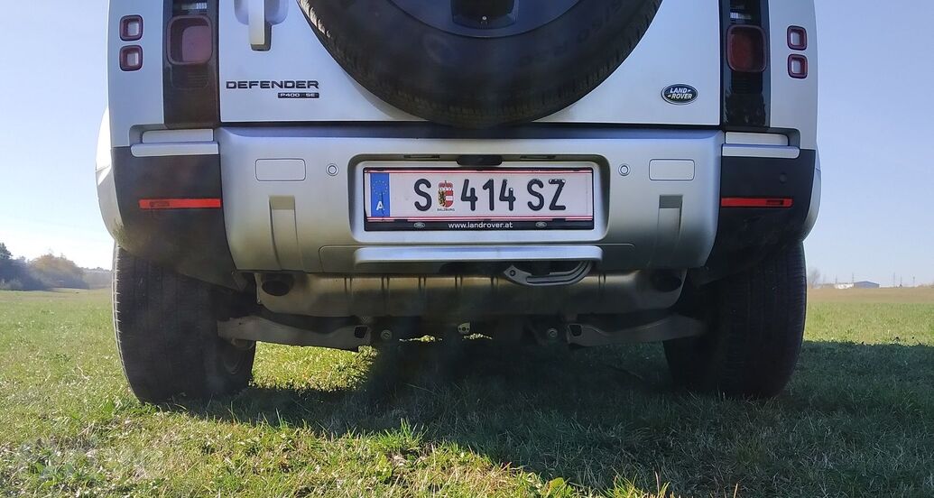 Land Rover Defender P400