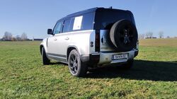 Land Rover Defender P400