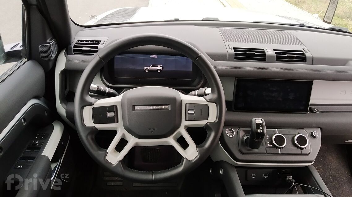 Land Rover Defender P400