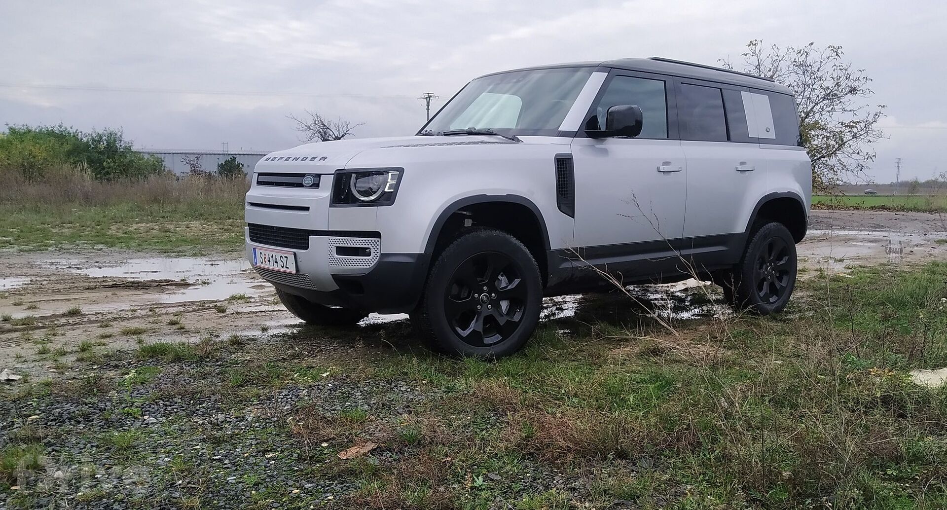Land Rover Defender P400