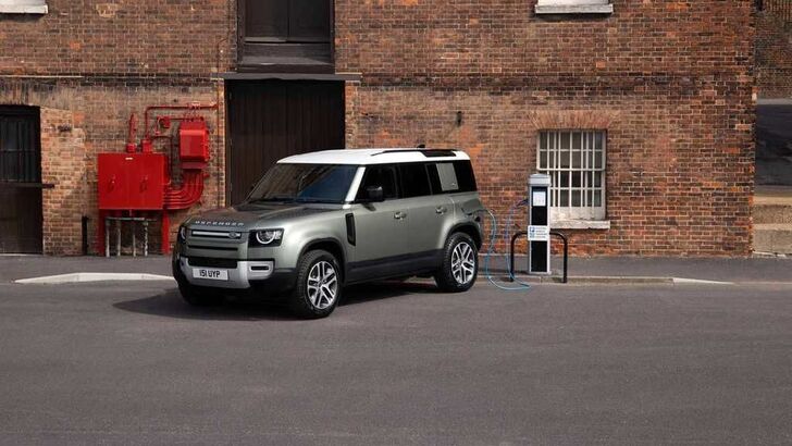 Land Rover Defender P400e