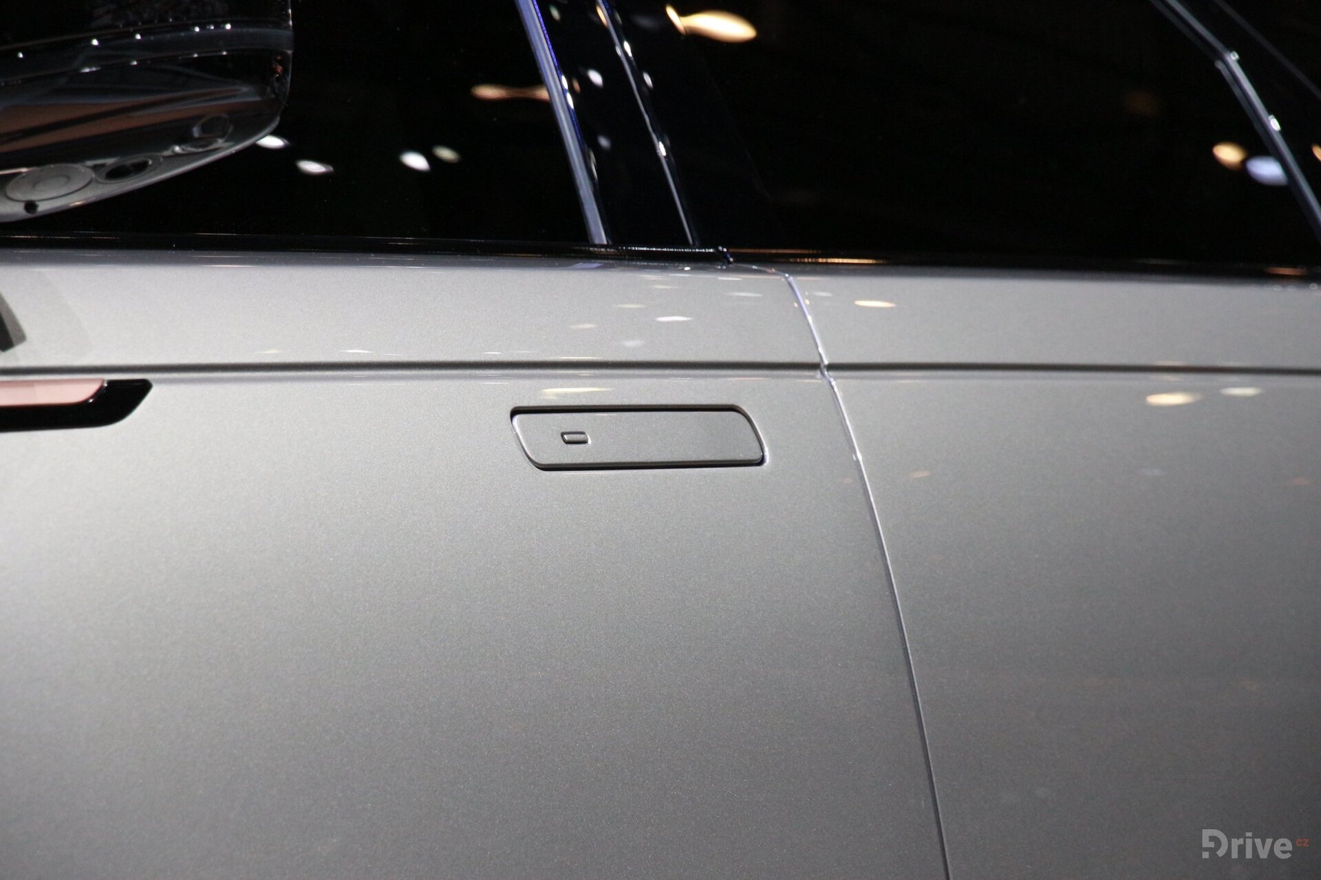 Land Rover Range Rover Velar - první pohled