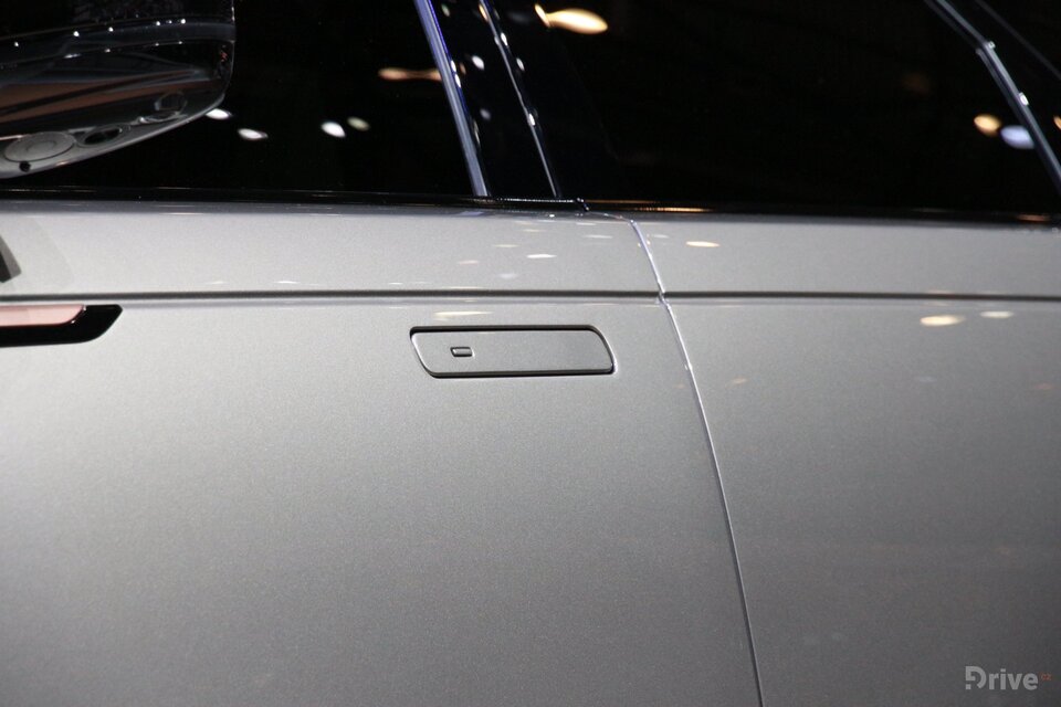 Land Rover Range Rover Velar - první pohled