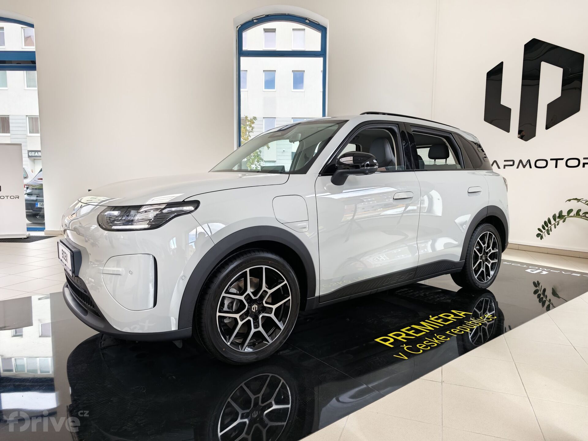 Leapmotor B03X