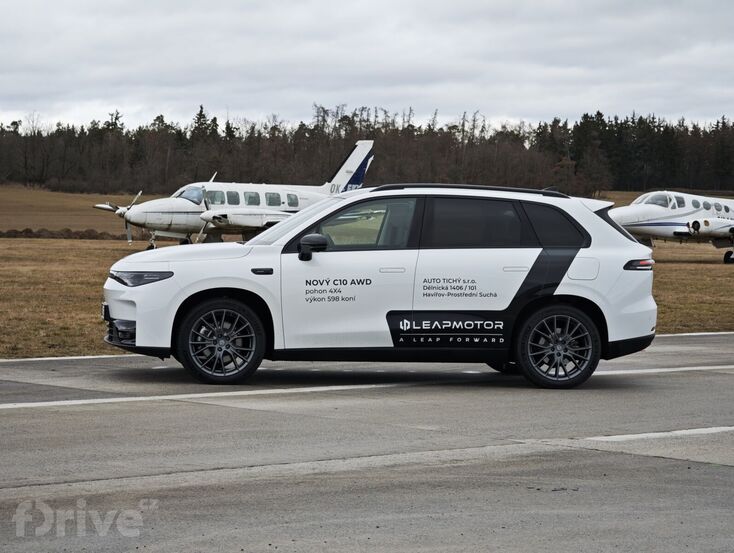 Leapmotor C10