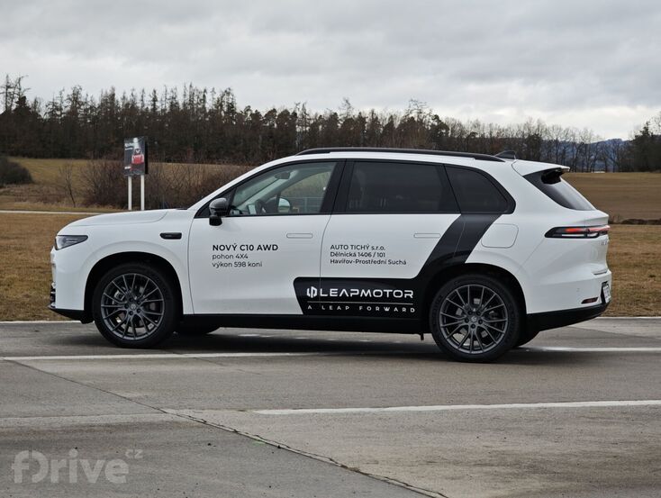 Leapmotor C10