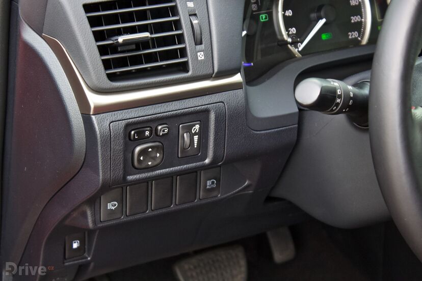 Lexus CT 200h (2011)