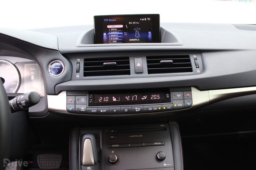 Lexus CT 200h (2011)