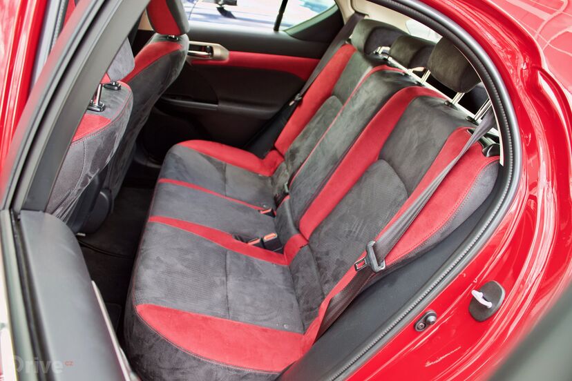 Lexus CT 200h (2011)