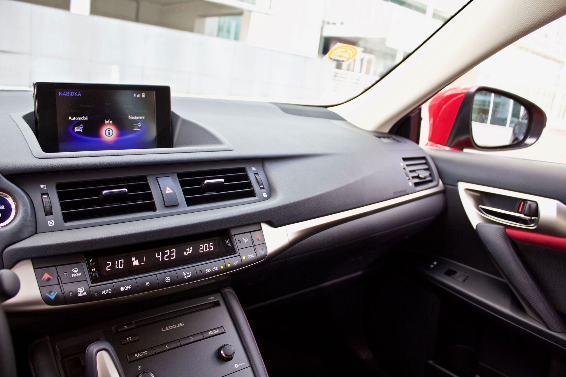 Lexus CT 200h (2011)