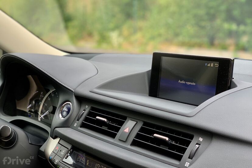 Lexus CT 200h (2011)