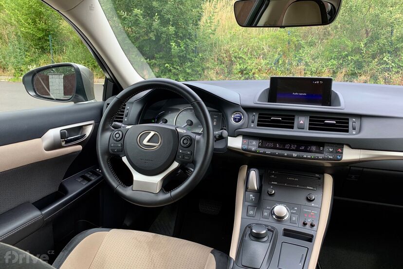 Lexus CT 200h (2011)