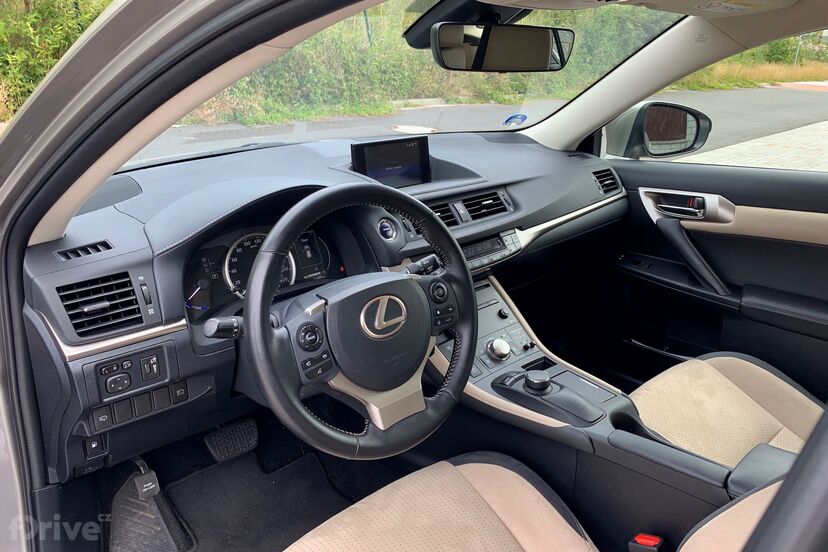 Lexus CT 200h (2011)