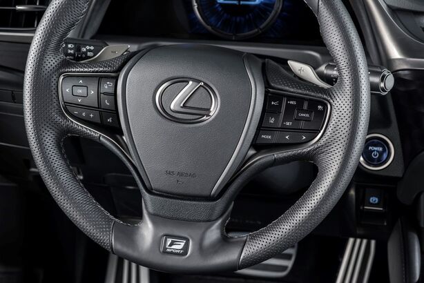 Lexus ES (2018)
