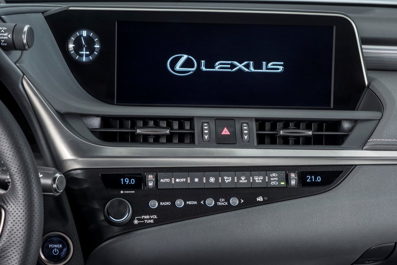 Lexus ES (2018)