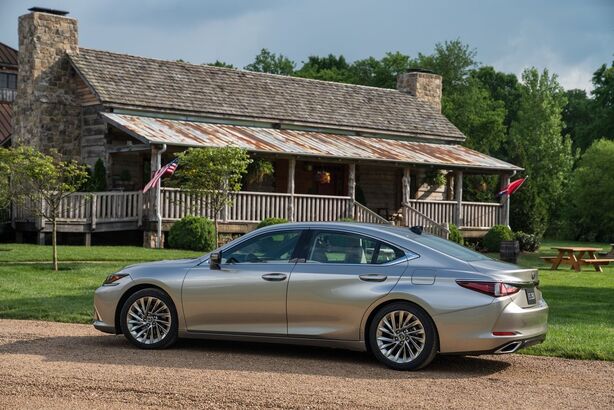 Lexus ES (2018)