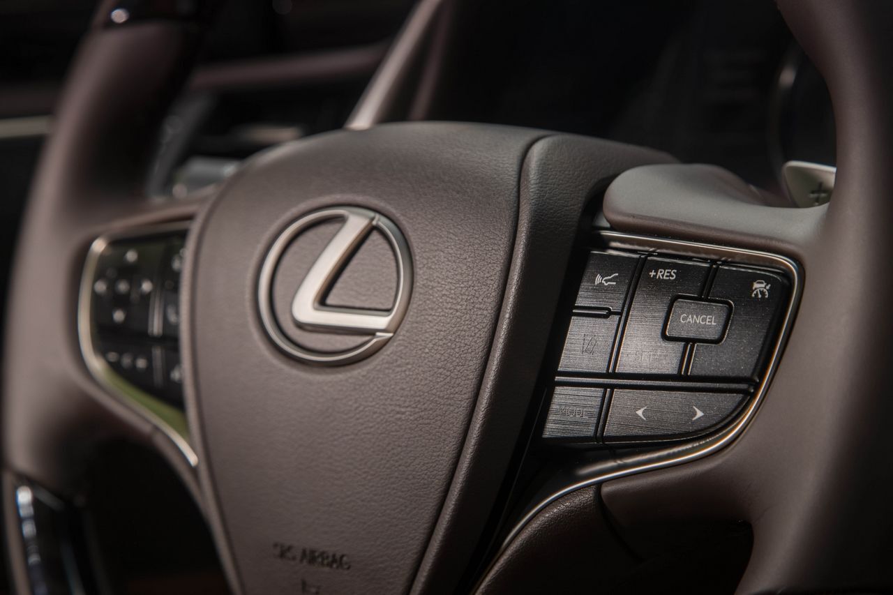 Lexus ES (2018)