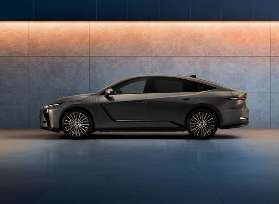 Lexus ES (2025)