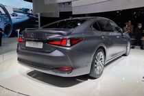 Lexus ES 300h (2018)