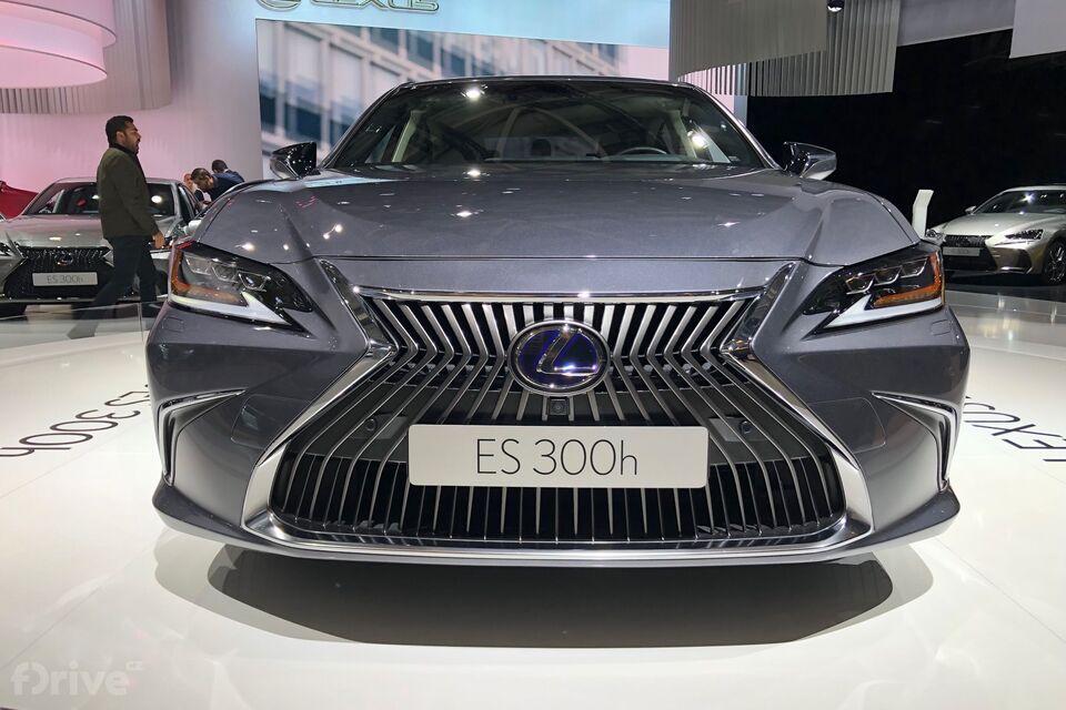 Lexus ES 300h (2018)