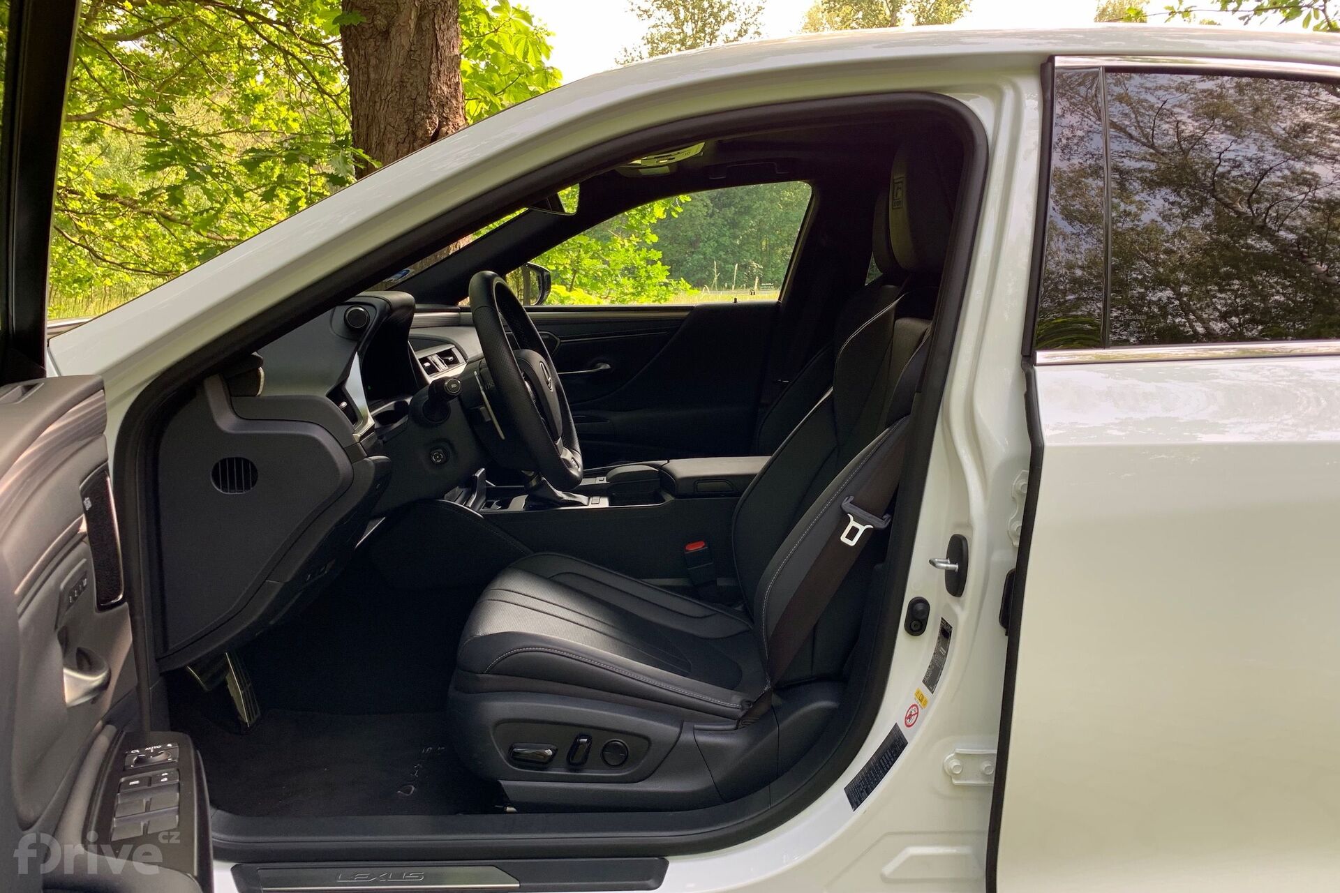 Lexus ES 300h (2018)