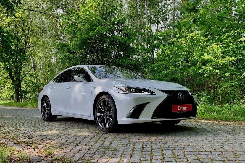 Lexus ES 300h (2018)