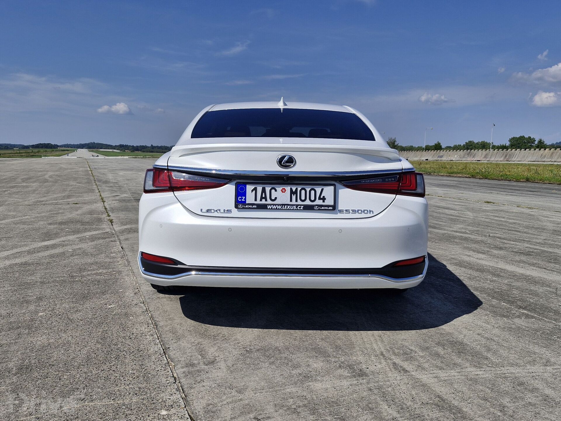 Lexus ES 300h Business Edition