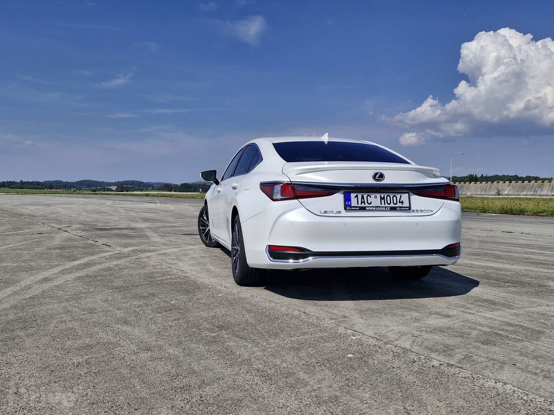 Lexus ES 300h Business Edition