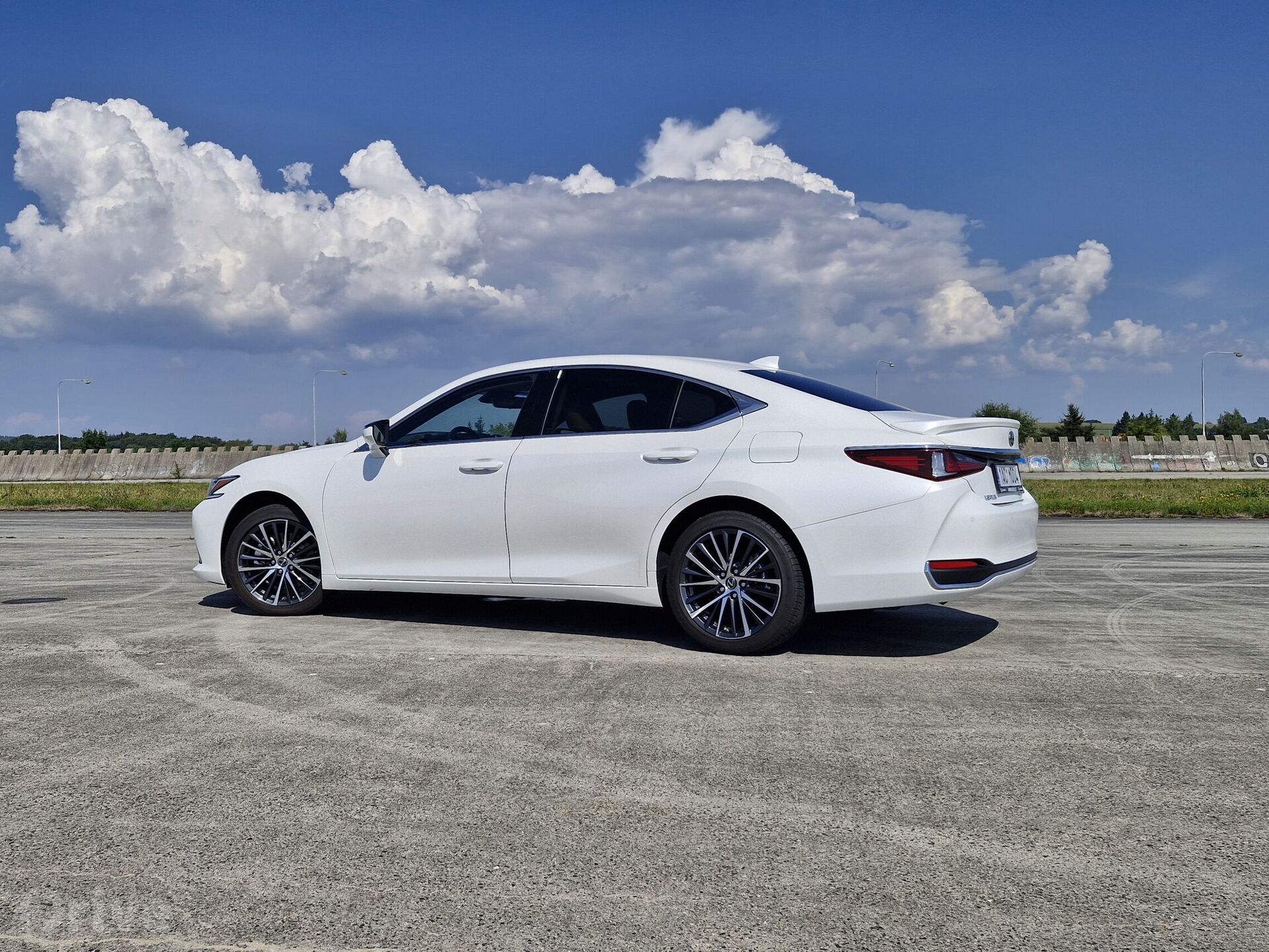 Lexus ES 300h Business Edition