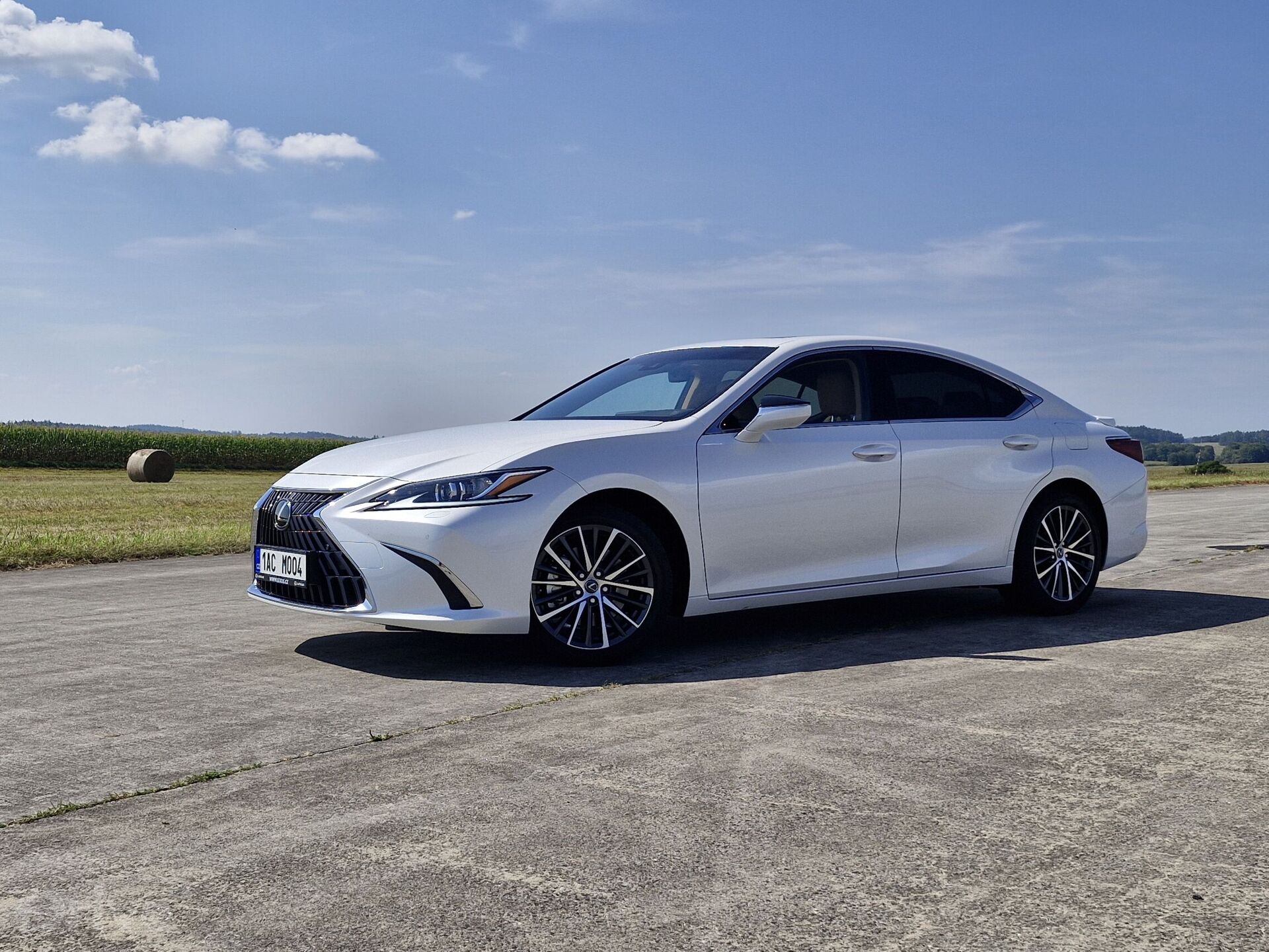 Lexus ES 300h Business Edition