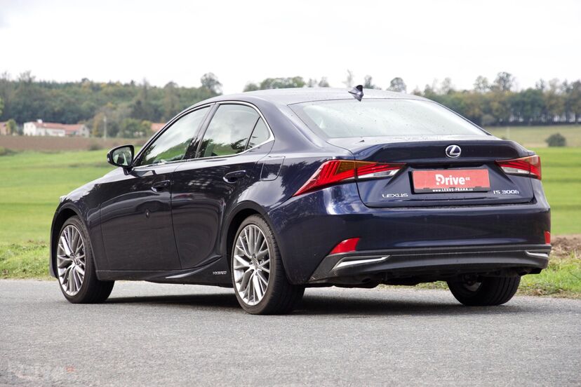 Lexus IS 300h