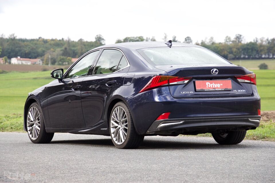Lexus IS 300h