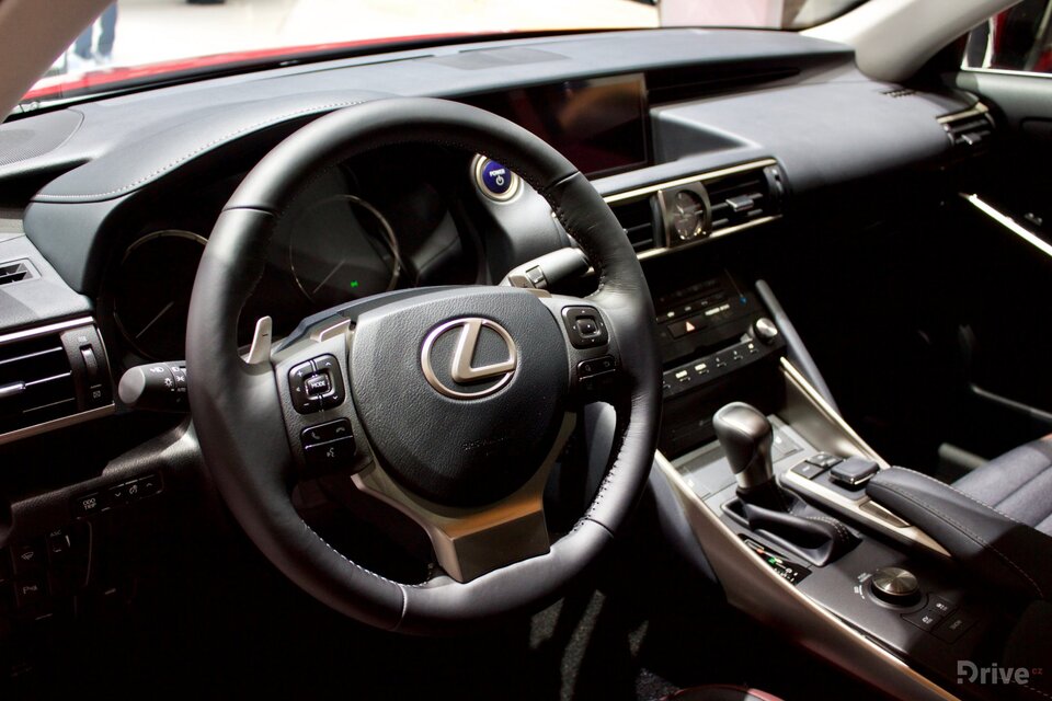 Lexus IS 300h