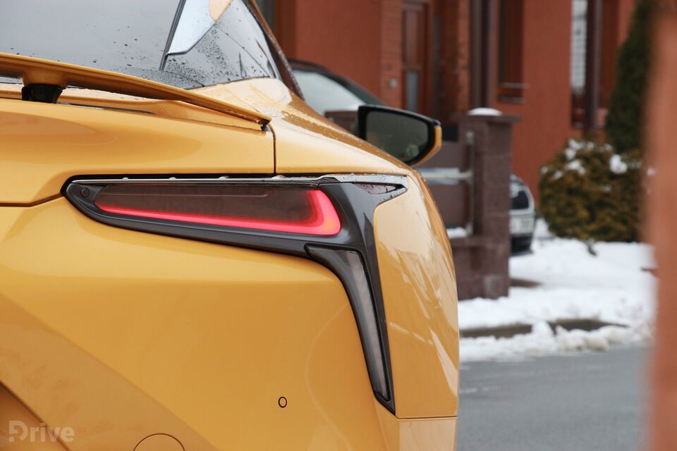 Lexus LS 500h (2017)