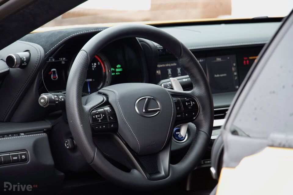 Lexus LS 500h (2017)