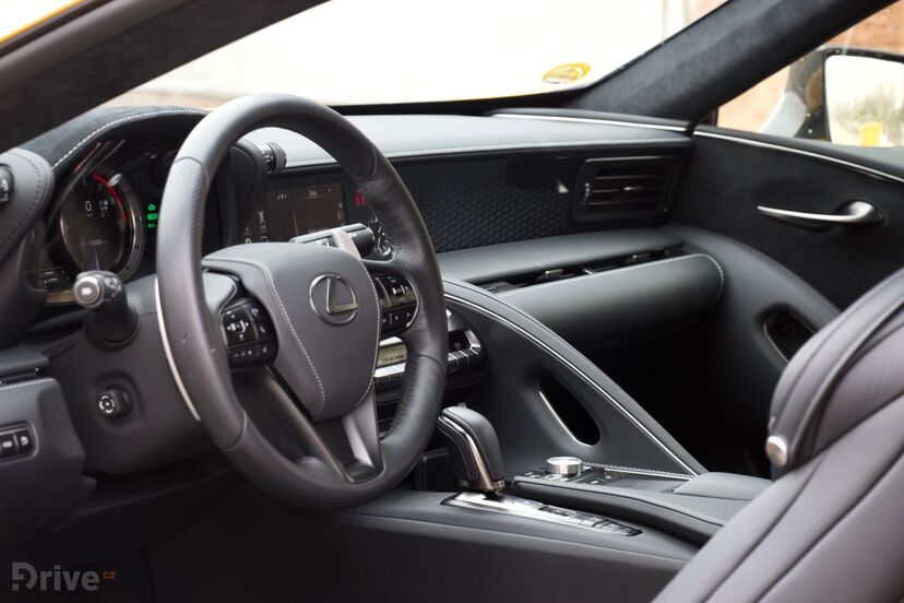 Lexus LS 500h (2017)