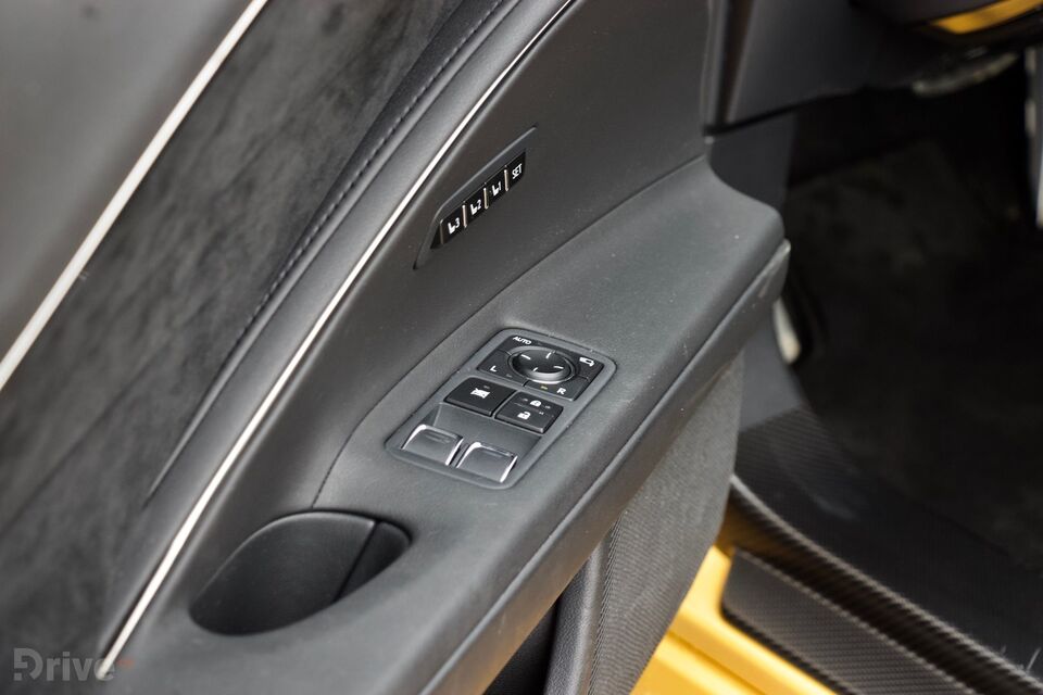 Lexus LS 500h (2017)